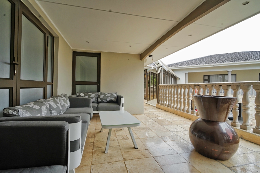 6 Bedroom Property for Sale in Beacon Bay Eastern Cape